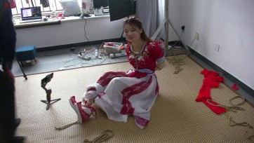 【绳之韵】小九妹古装绳韵第二部：惊艳古装、白袜，五花坐缚+变种驷马、勒嘴，捆绑亵玩古装小美妞